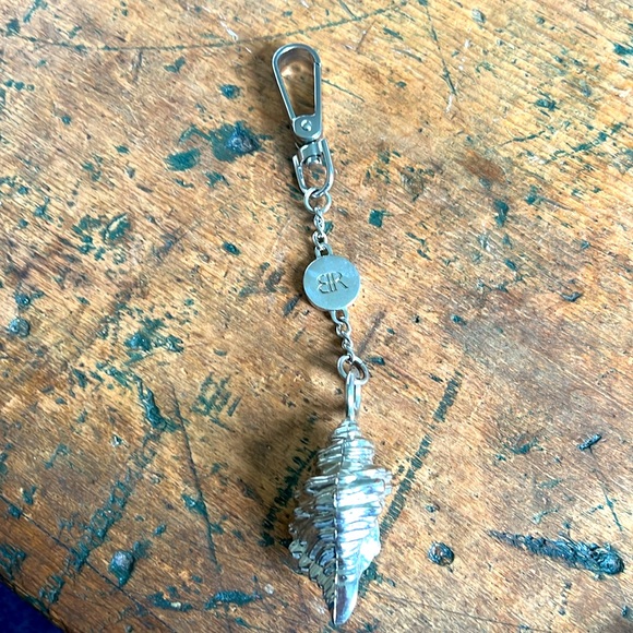 BR Silver SHELL Bag Charm - Picture 3 of 5